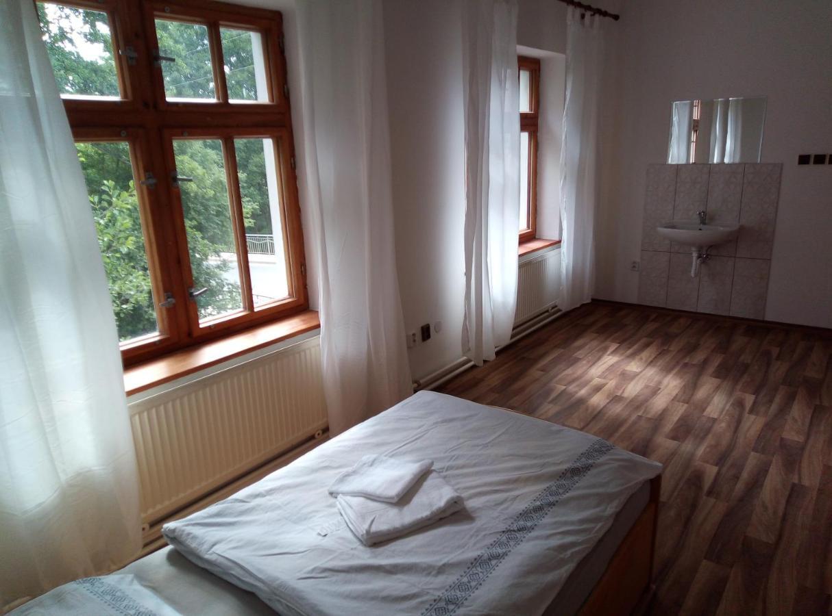 Penzion U Nahonu Mesto Touskov Extérieur photo