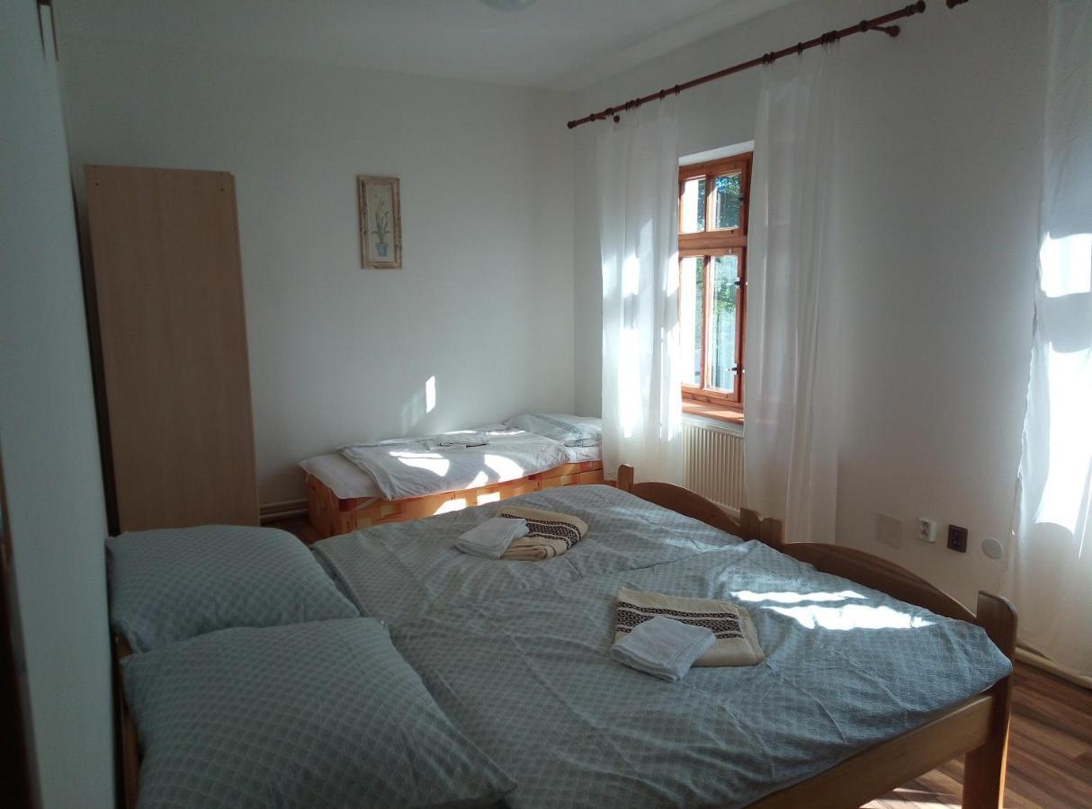 Penzion U Nahonu Mesto Touskov Extérieur photo