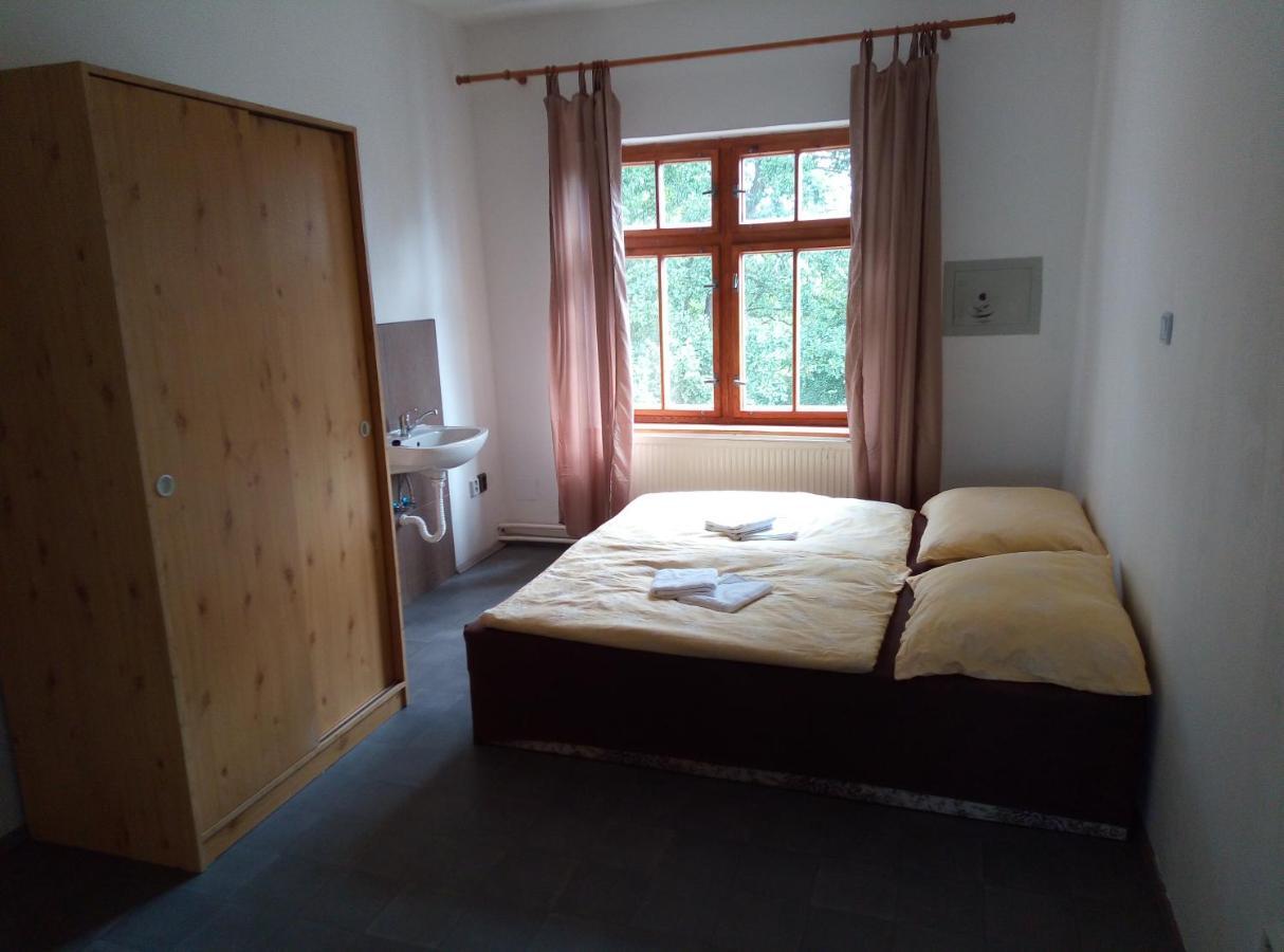 Penzion U Nahonu Mesto Touskov Extérieur photo